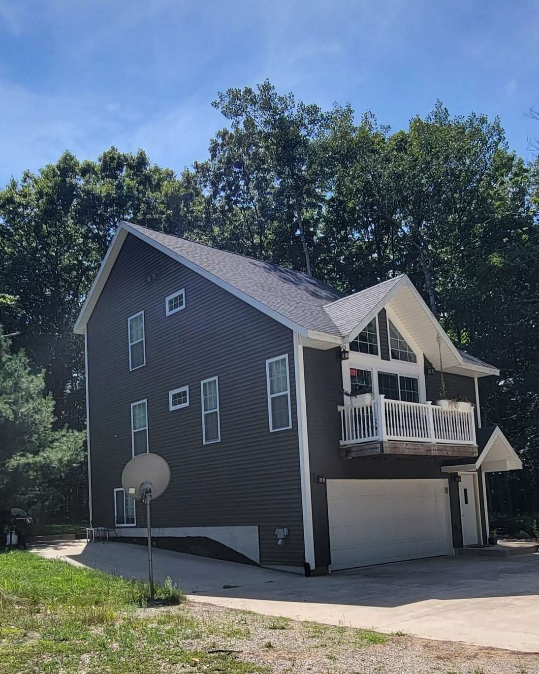mi-lakeshore-rental-management-albion-cottage-featured-image